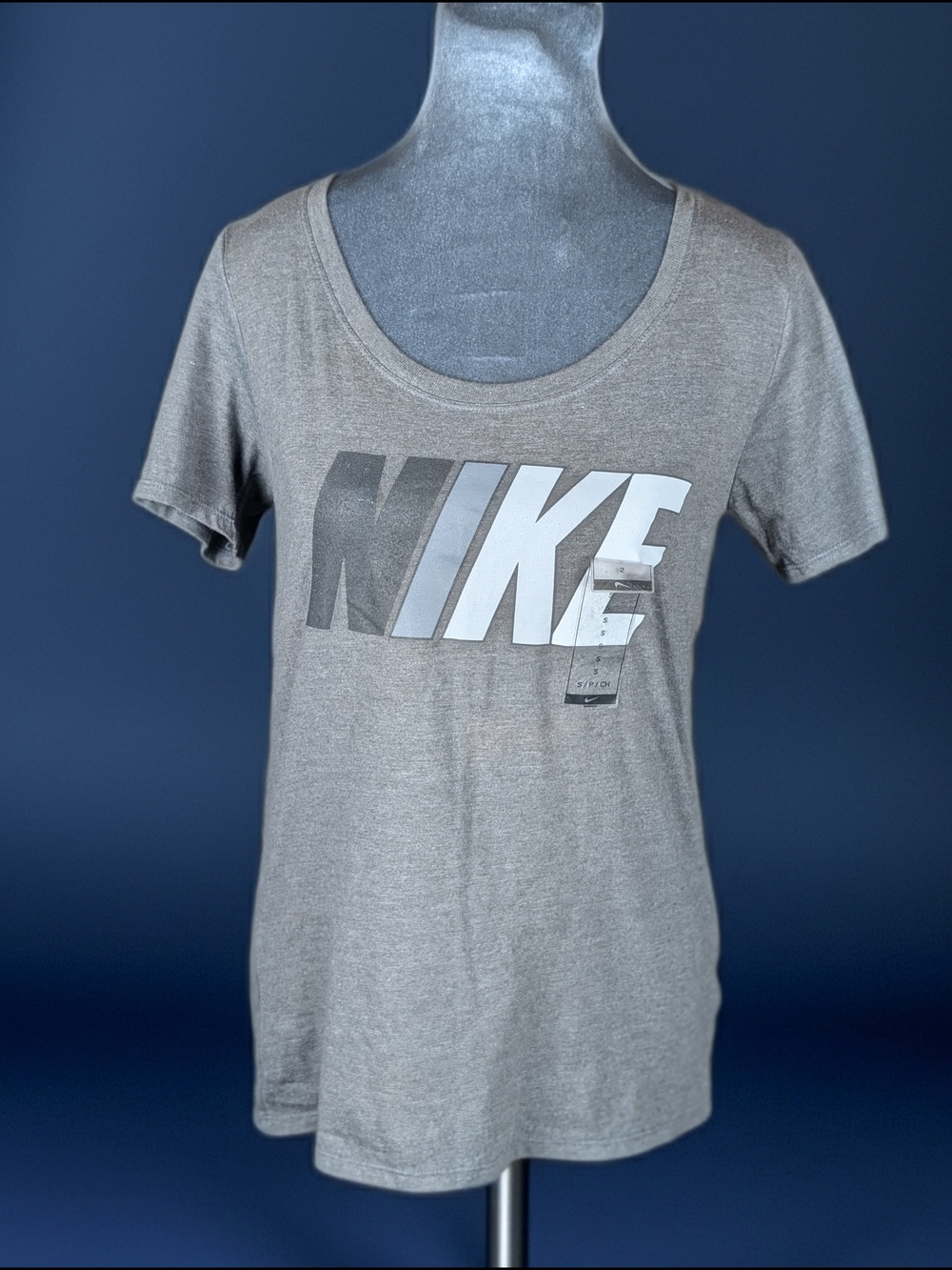 Nike Women's Gray Logo Scoop Neck Short Sleeve Athletic Tee Shirt‎ Size S